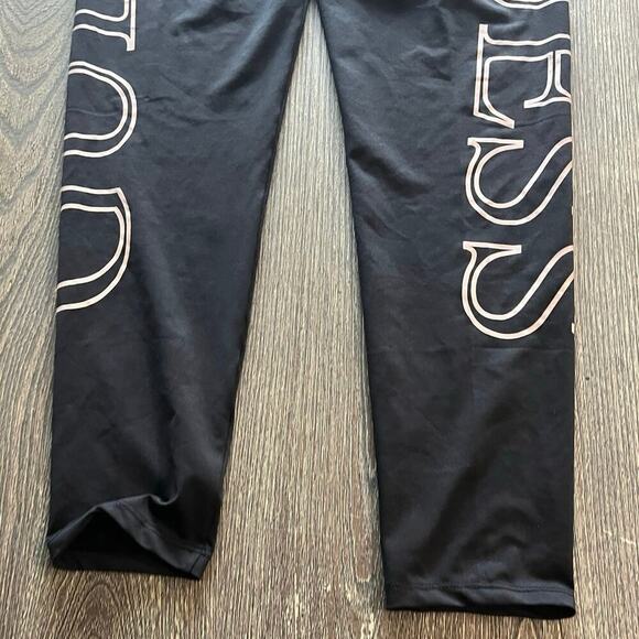 NWOT Guess Crop Leggings High Rise Elastic Waist Pull-On Logo Print Black Size M - Picture 9 of 10